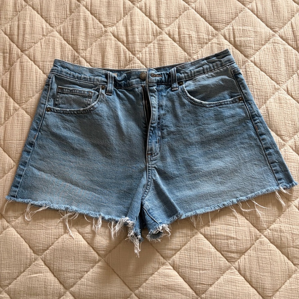 Universal Thread 90S Cuttoff shorts 12